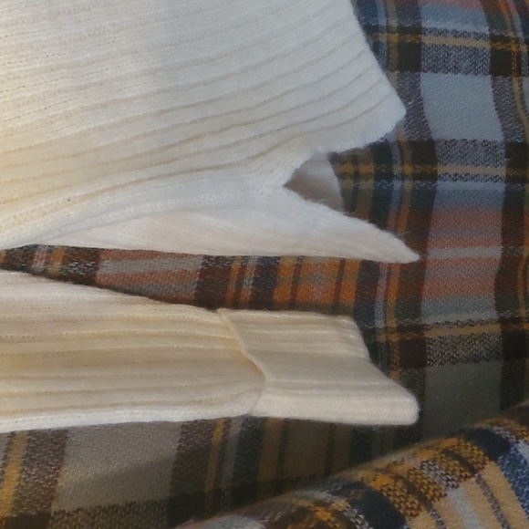 2/$8 ๐ Old Navy knit oversized medium sweater - Picture 5 of 5